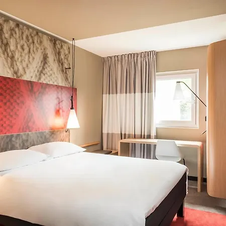 Hotel Ibis Gare De Lyon Ledru Rollin 3*