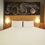 Ibis Gare De Lyon Ledru Rollin باريس