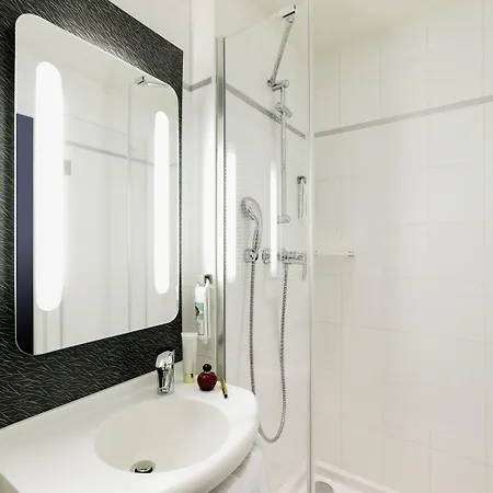 Hotel Ibis Gare De Lyon Ledru Rollin 3*