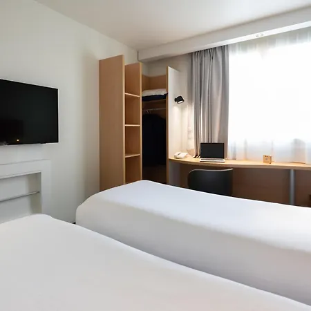 Ibis Gare De Lyon Ledru Rollin Hotel 3*