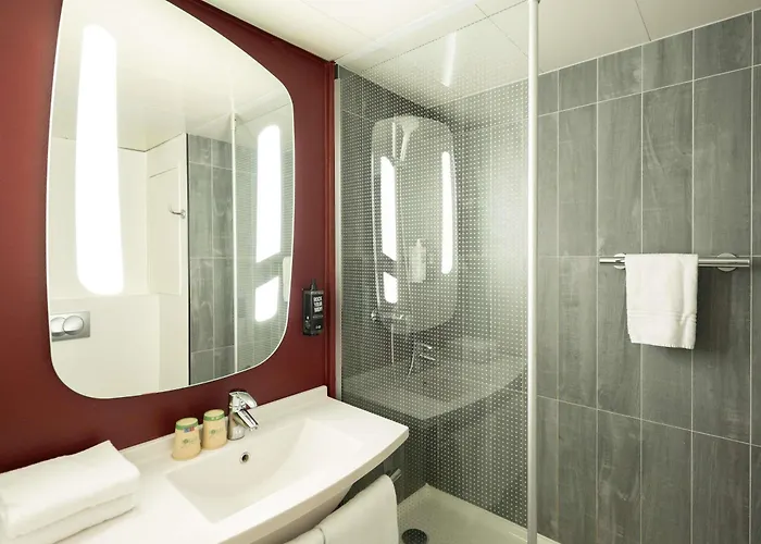 イビス ガレ ドゥ リヨン レデュー ローラン 3*